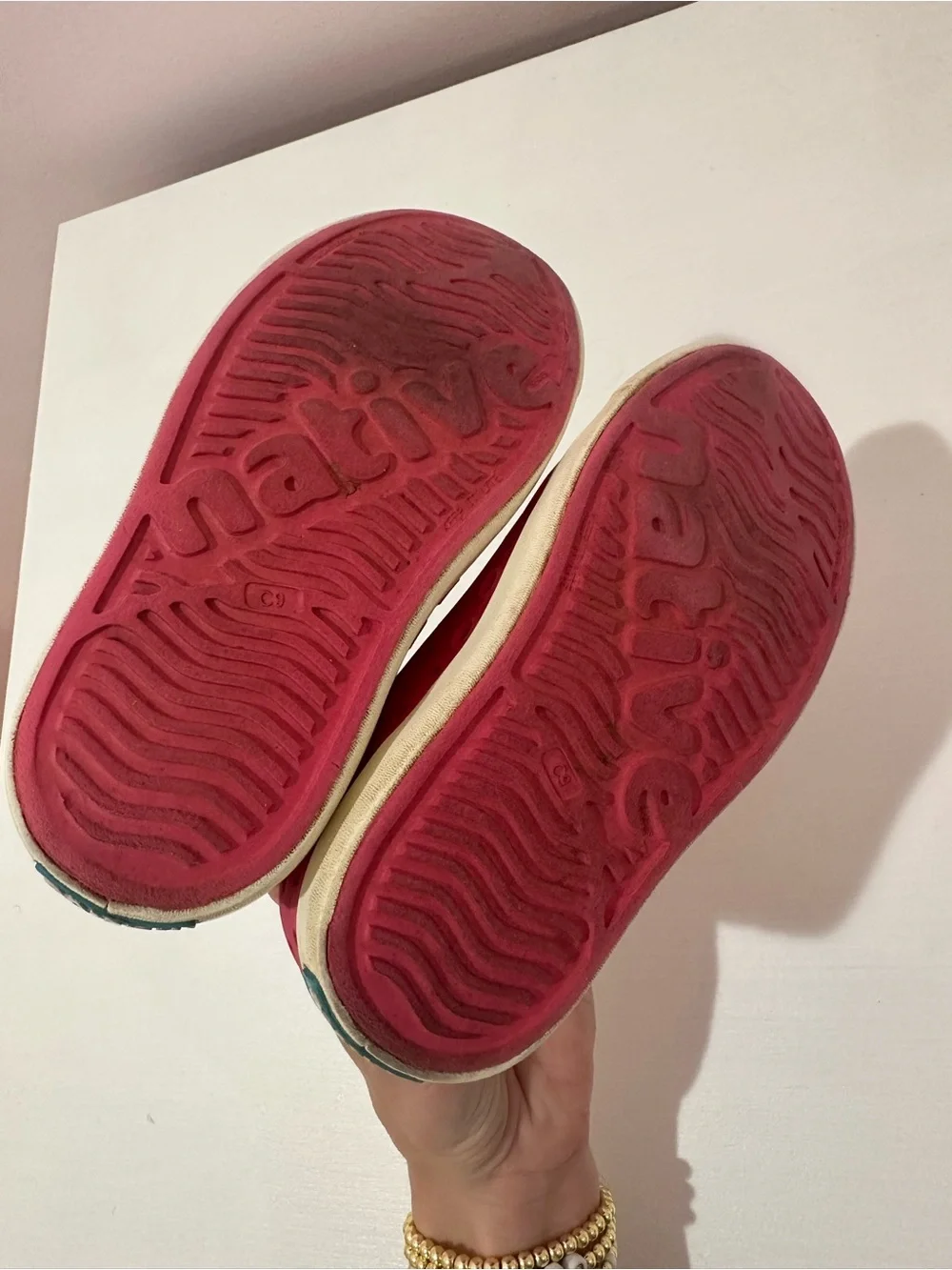 Native Jefferson sneaker toddler girl size 9 dark pink